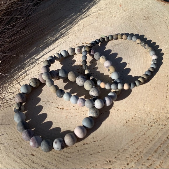 Natural Matte Gray Jasper Smooth Round High Quality Gemstone Beads Bracelets - Picture 5 of 9